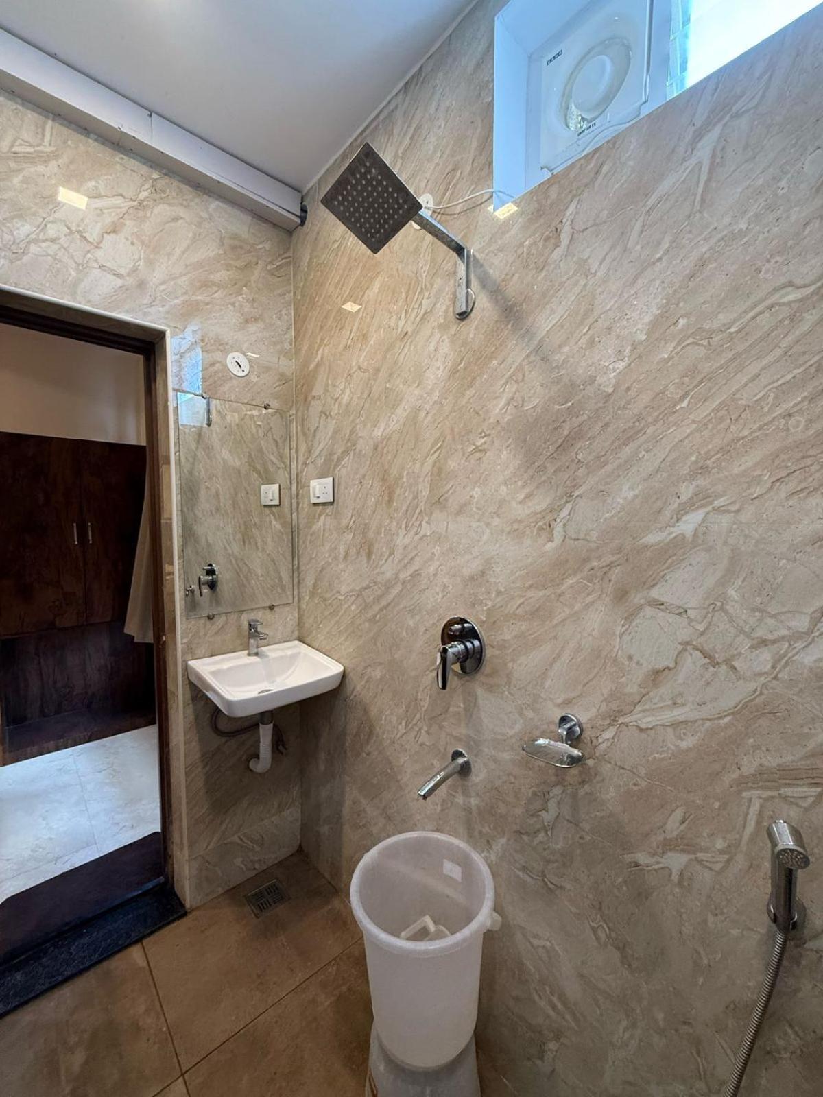 Arudra Residency Hotell Tiruvannāmalai Exteriör bild