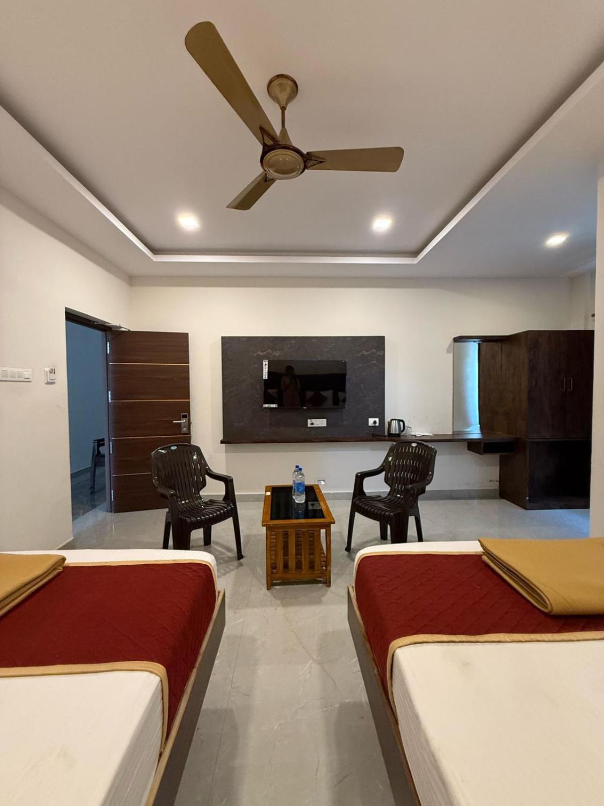 Arudra Residency Hotell Tiruvannāmalai Exteriör bild