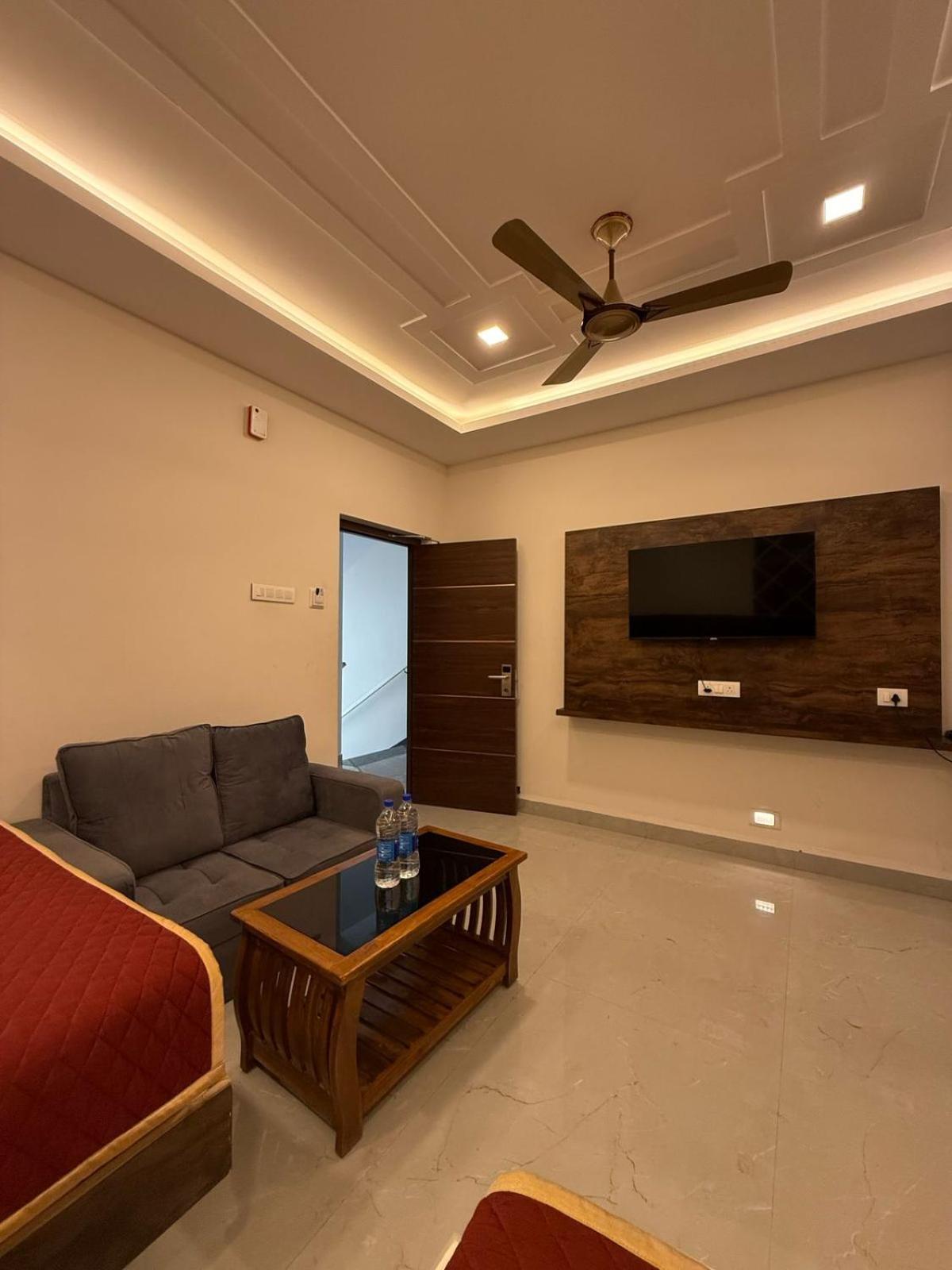 Arudra Residency Hotell Tiruvannāmalai Exteriör bild